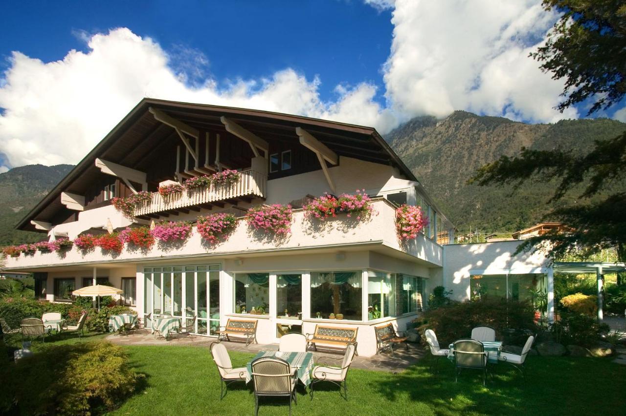Palmengarten Hotel Gstoer Lagundo Exterior photo